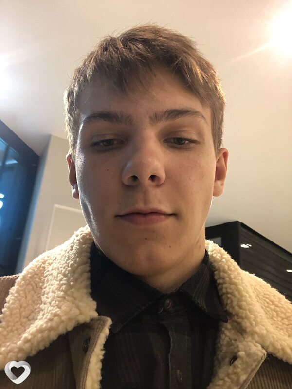 Артем, 24, Барнауле — анкета №3302391