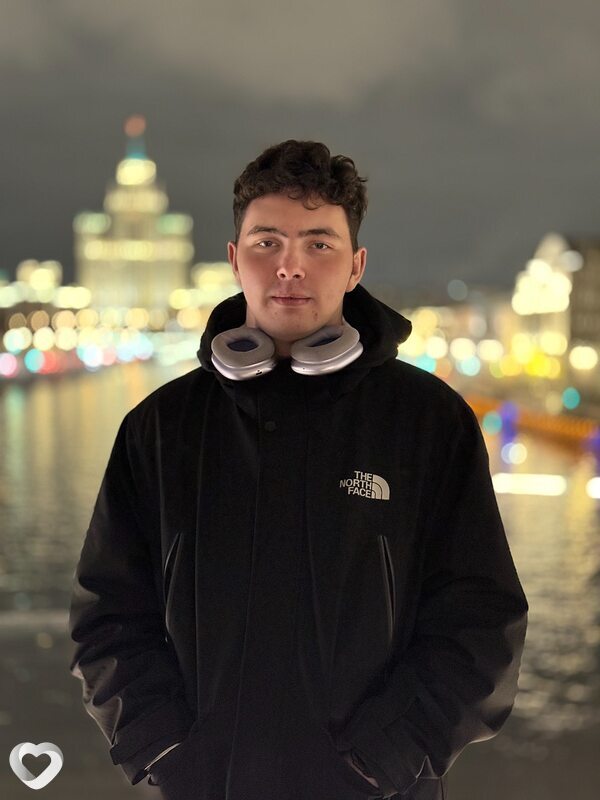 Максим, 20, Москве — анкета №3302578