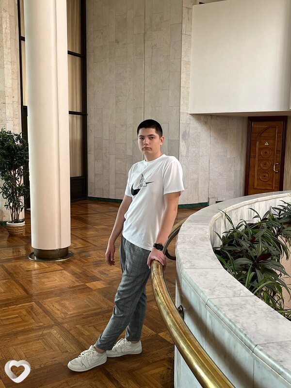Олег, 19, Воронеже — анкета №3302981