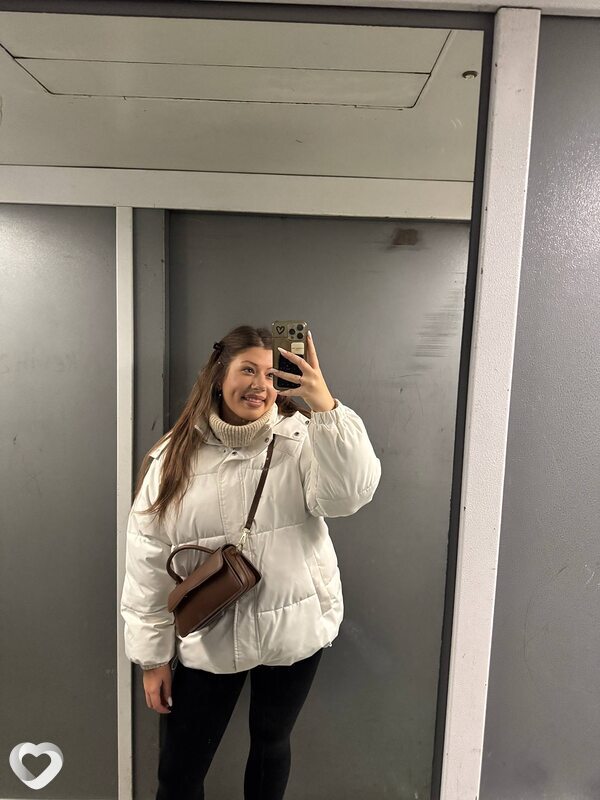 Настя, 22, Бишкек — анкета №3303140