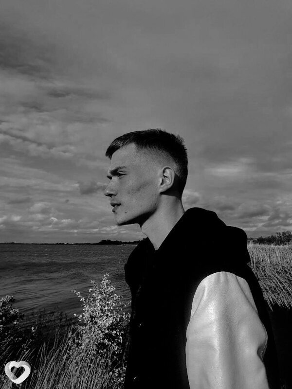 Кирилл, 20, Калининграде — анкета №3303940
