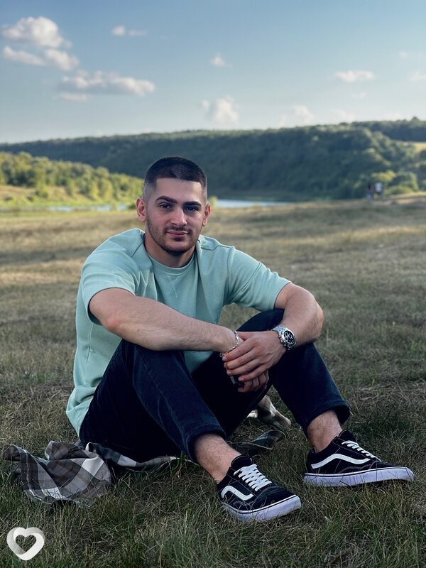 Артем, 29, Новомосковске — анкета №3304478