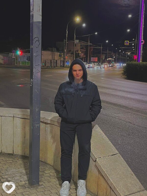 Павел, 18, Краснодаре — анкета №3305045