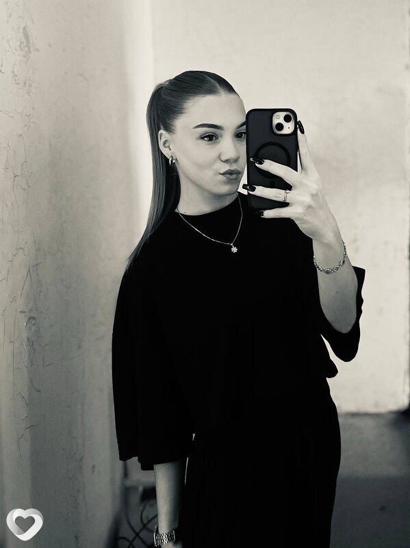 Карина, 18, Гомеле — анкета №3306138
