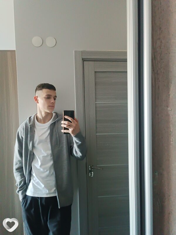 Артём, 18, Симферополе — анкета №3307304