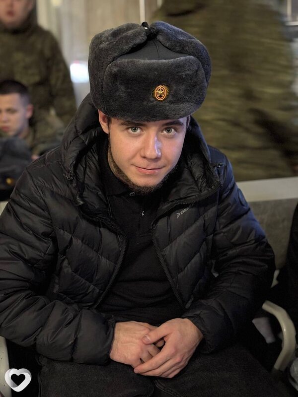 Илья, 18, Кемерове — анкета №3307552