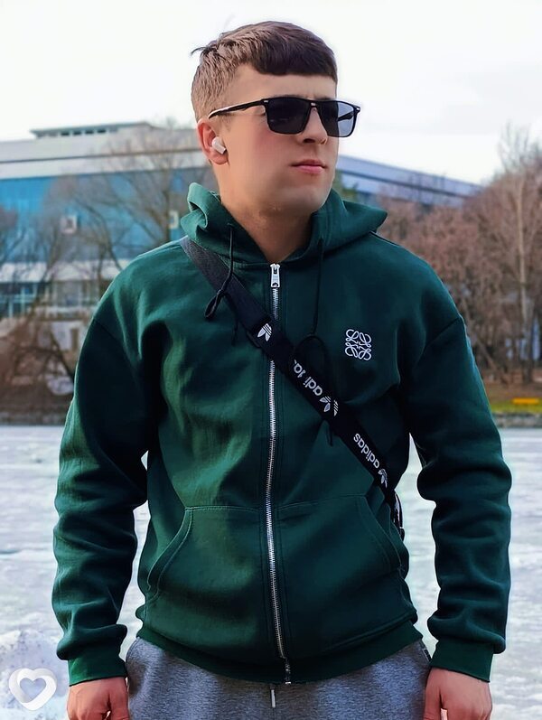 Валер, 22, Москве — анкета №3308077