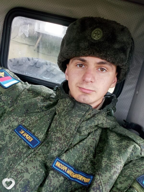 Максим, 21, Валуйках — анкета №3308500