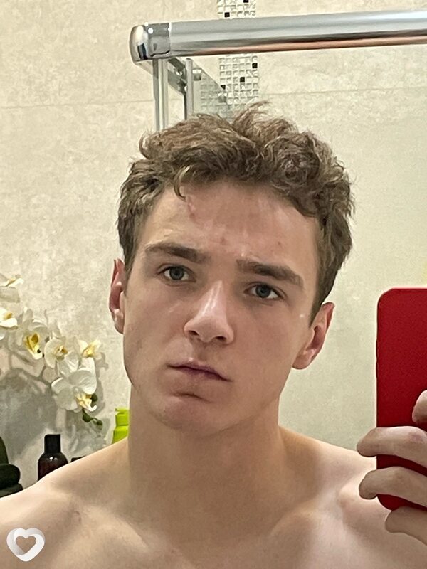 Владислав, 21, Барнауле — анкета №3316229