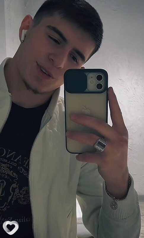 Эдик, 31, Москве — анкета №3317097
