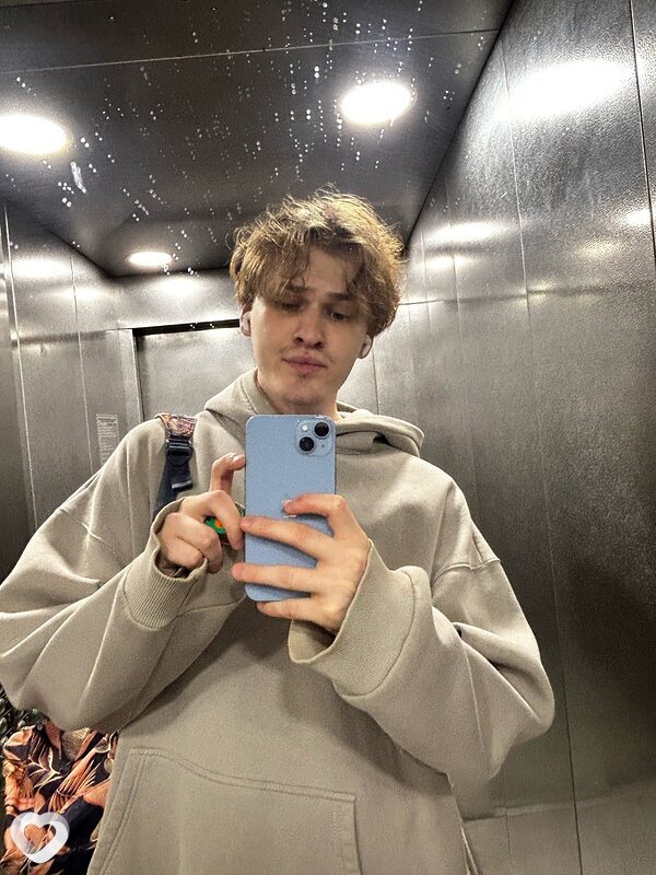 Андрей, 22, Санкт-Петербурге — анкета №3318275
