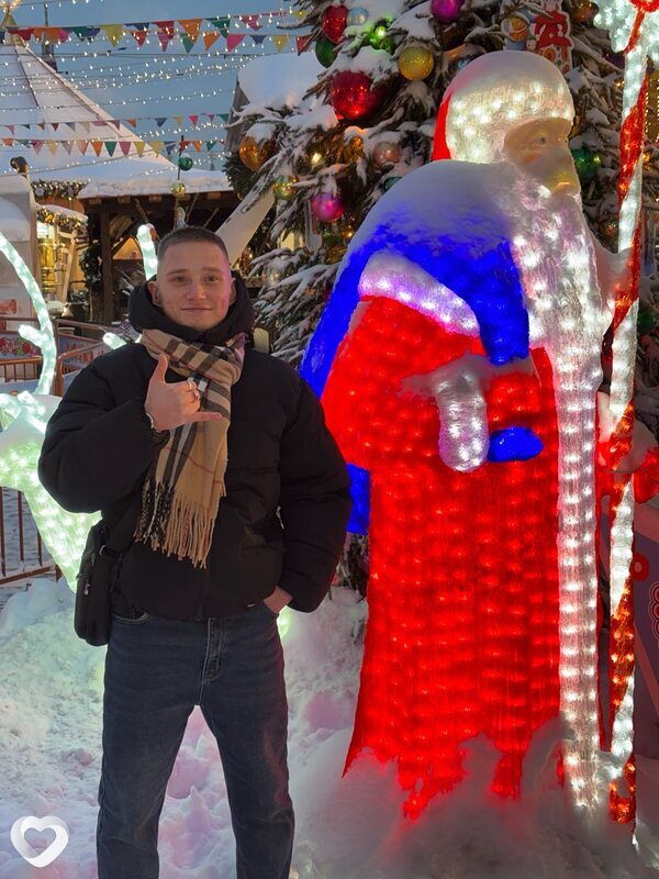 Максим, 21, Москве — анкета №3321518