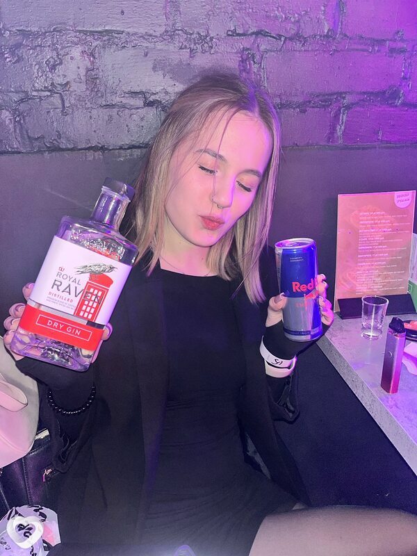 Лина, 18, Красноярске — анкета №3322219