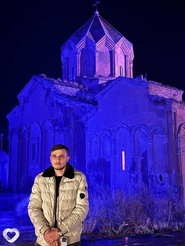 Levon, Гюмри