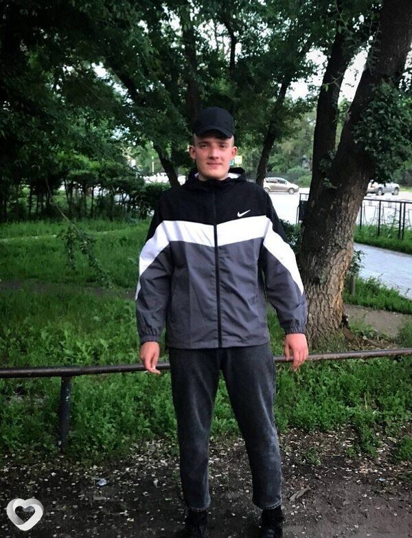 Паша, Артем