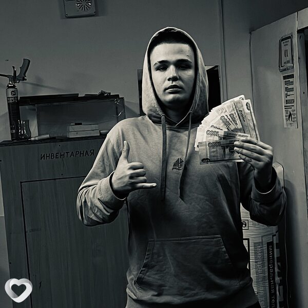 Виктор, 21, Якутске — анкета №3323236
