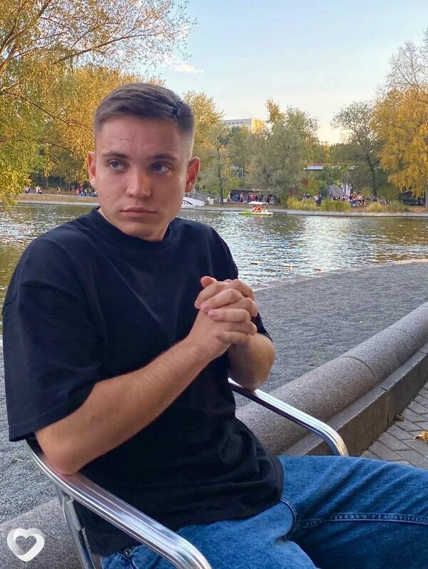 Денис, 26, Москве — анкета №3325931