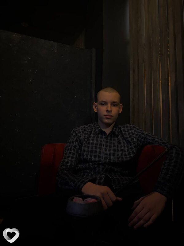 Евгений, 19, Междуреченске — анкета №3327371