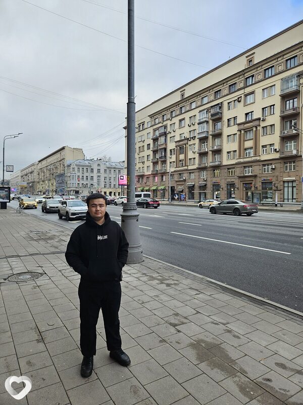 Азад, Москва