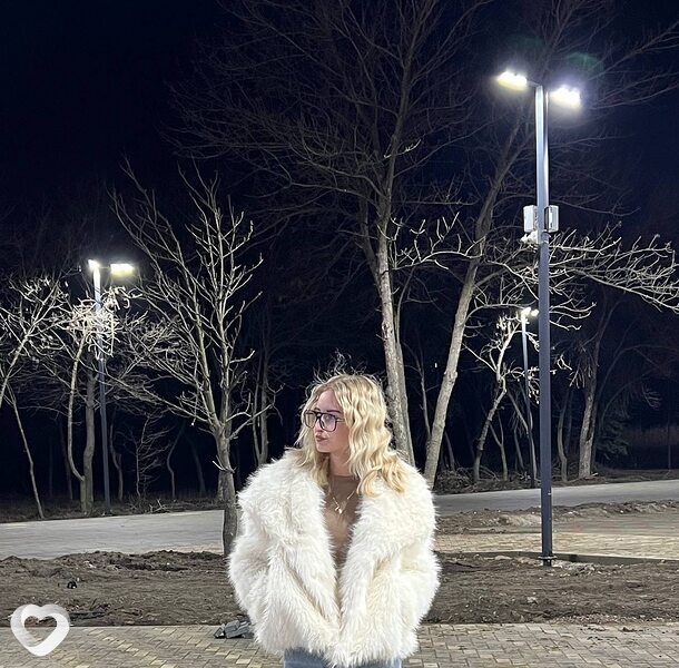 Снежана, 19, Донецке — анкета №3330471