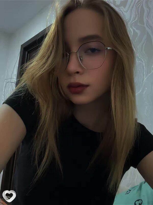 Алёна, 19, Благовещенске — анкета №3331827