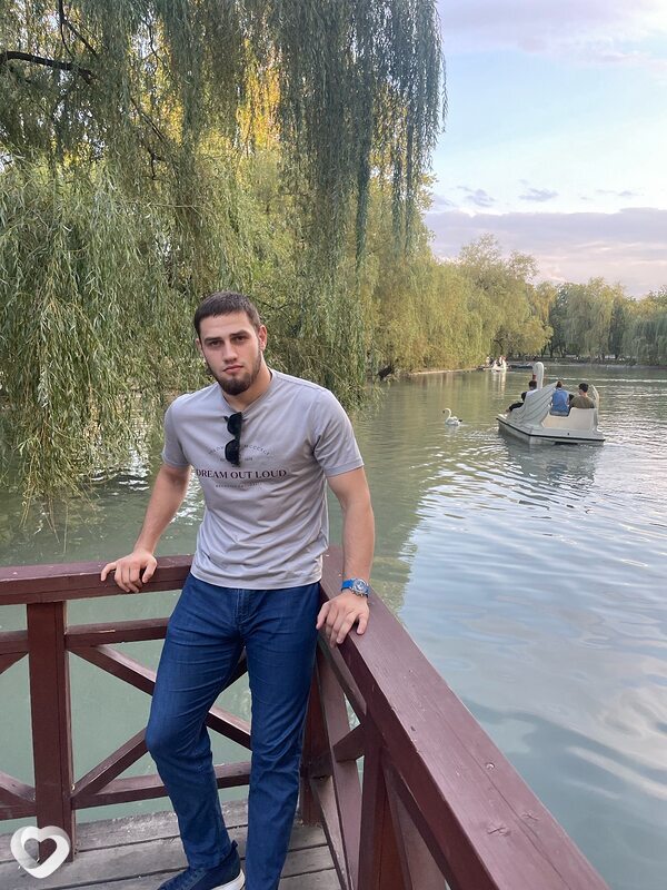 Артур, 26, Москве — анкета №3332294