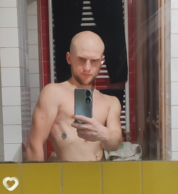 Виталик, 26, Донецке — анкета №3334034
