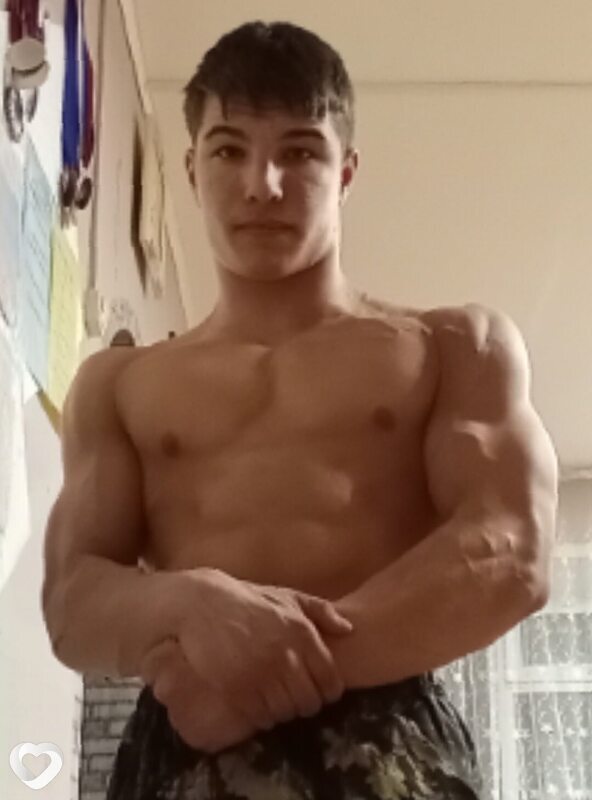Максим, 18, Красноярске — анкета №3335171