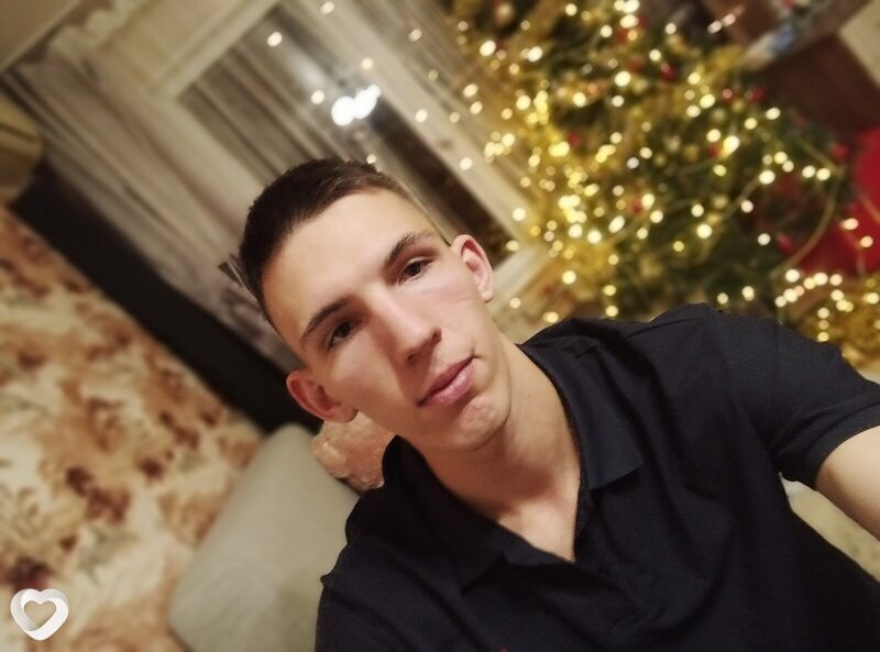 Денис, 21, Воронеже — анкета №3336733