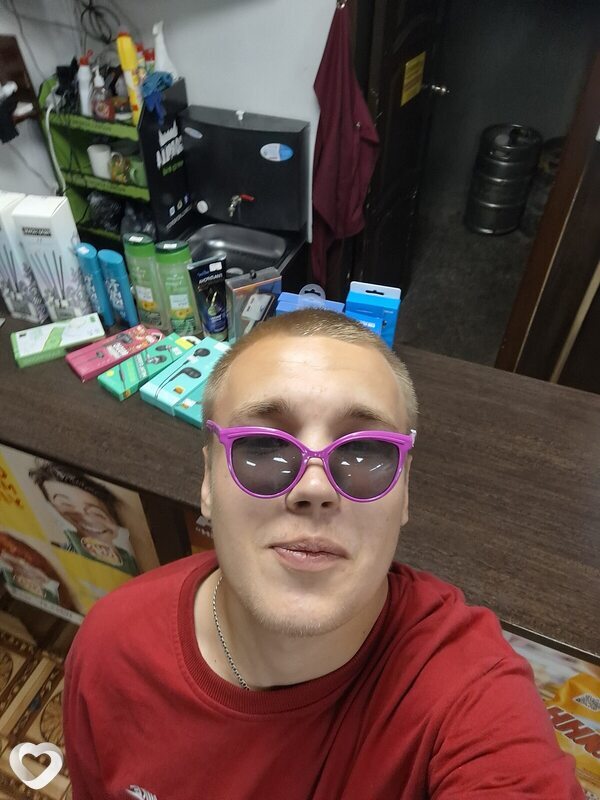 Лёшка, 20, Красноярске — анкета №3338366