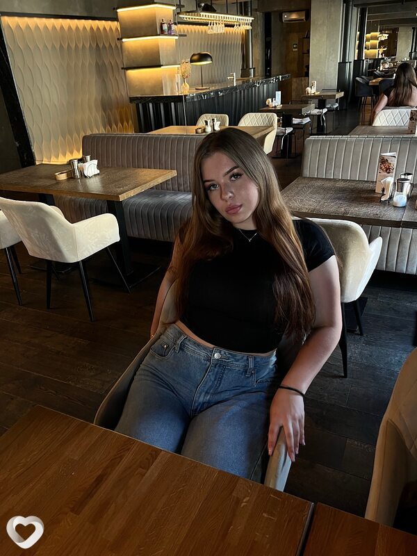 Ульяна, 21, Великом Новгороде — анкета №3340287