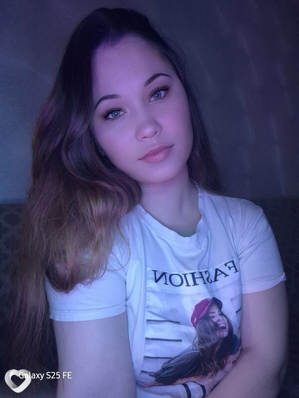 Елена, 24, Лесозаводске — анкета №3342799