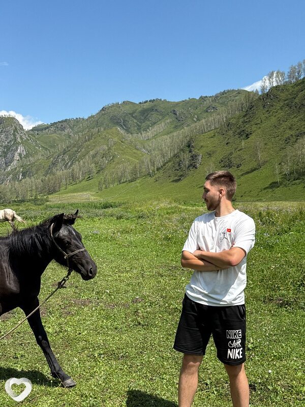Артем, 21, Омске — анкета №3346540
