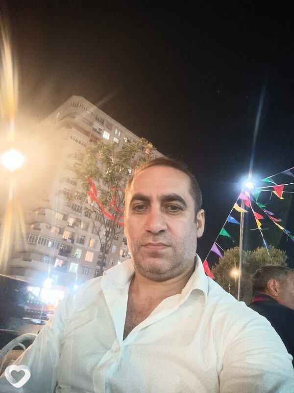 Adil, Баку