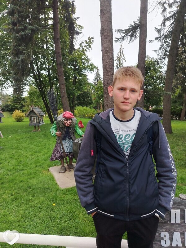 Артём, 18, Пскове — анкета №3349132
