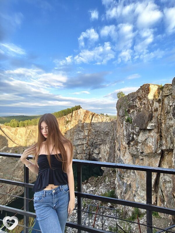 Надя, 18, Томске — анкета №3349686