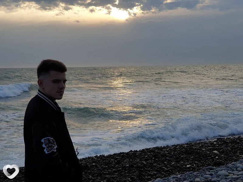 Стас, 21, Новороссийске — анкета №3351052