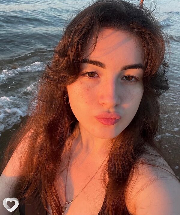 Лиза, 21, Мелитополе — анкета №3354530