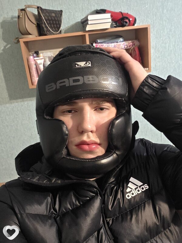 Максим, 19, Харькове — анкета №3355387