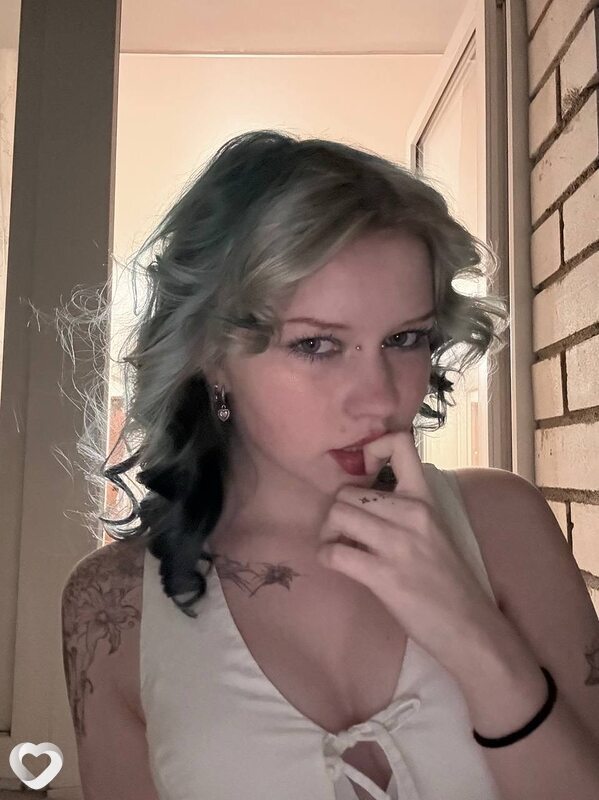 Полина, 18, Ярославле — анкета №3355402