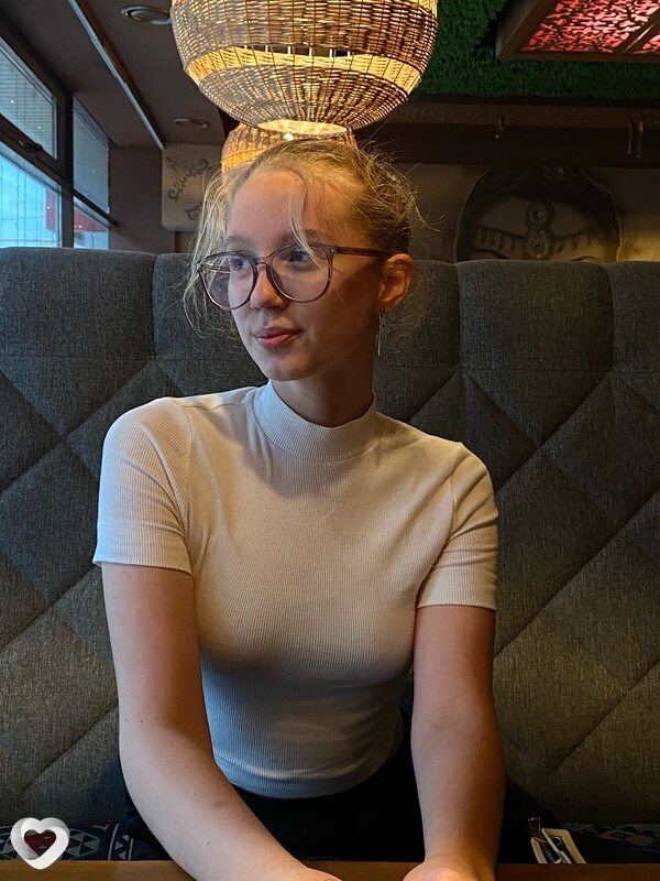 Полина, 19, Саратове — анкета №3358539