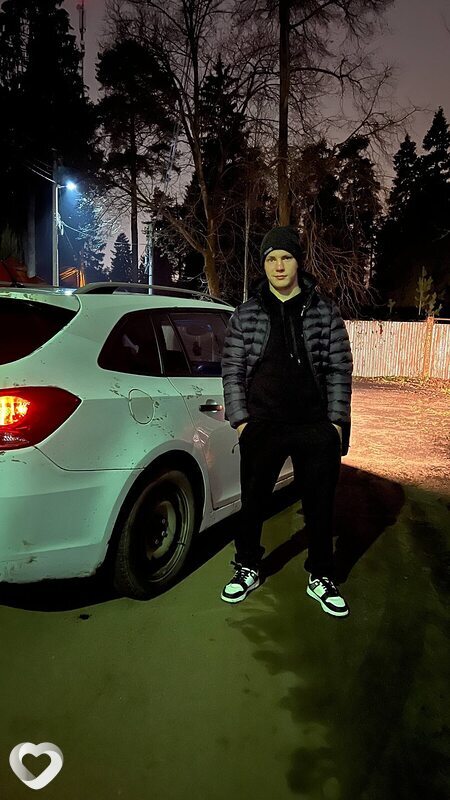Артём, 22, Москве — анкета №3358271