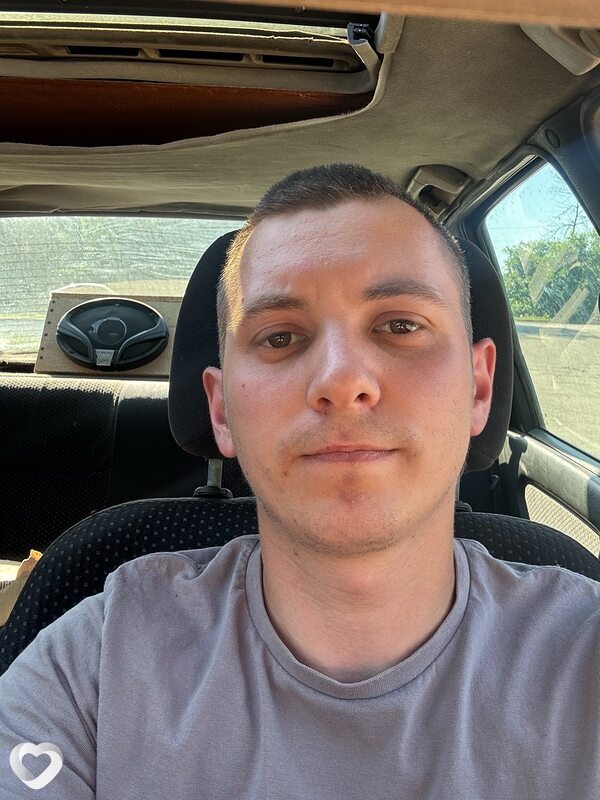 Денис, 27, Шахтах — анкета №3359877
