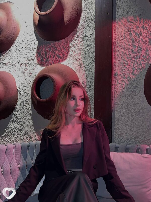 Катя, 19, Саратове — анкета №3360816