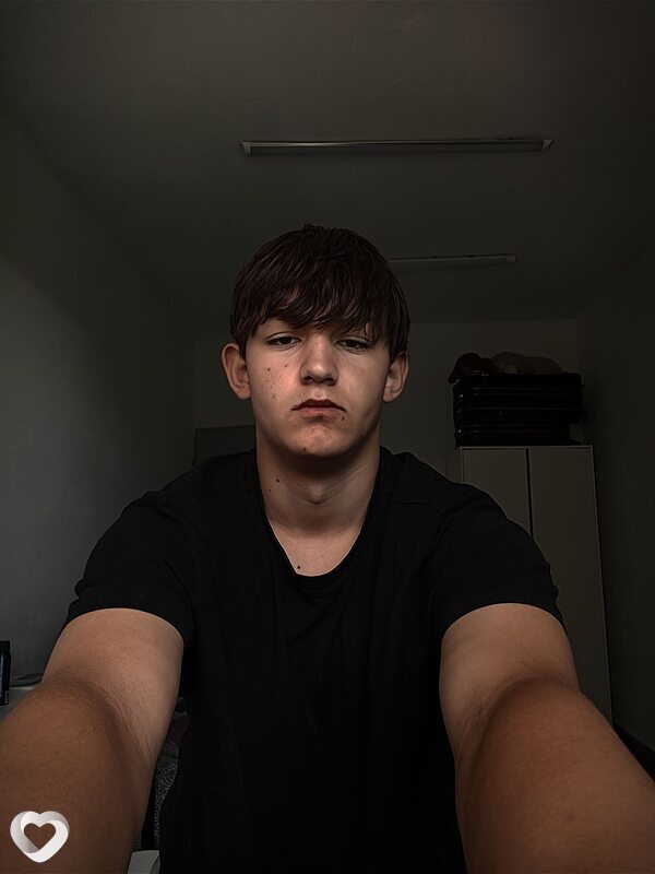 Андрей, 19, Лодзь — анкета №3362684