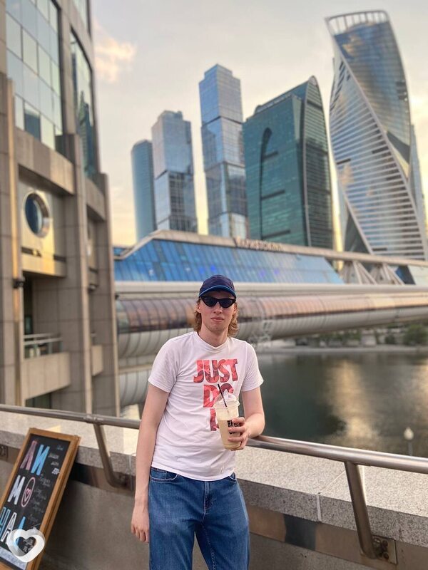 Максим, 23, Москве — анкета №3370828