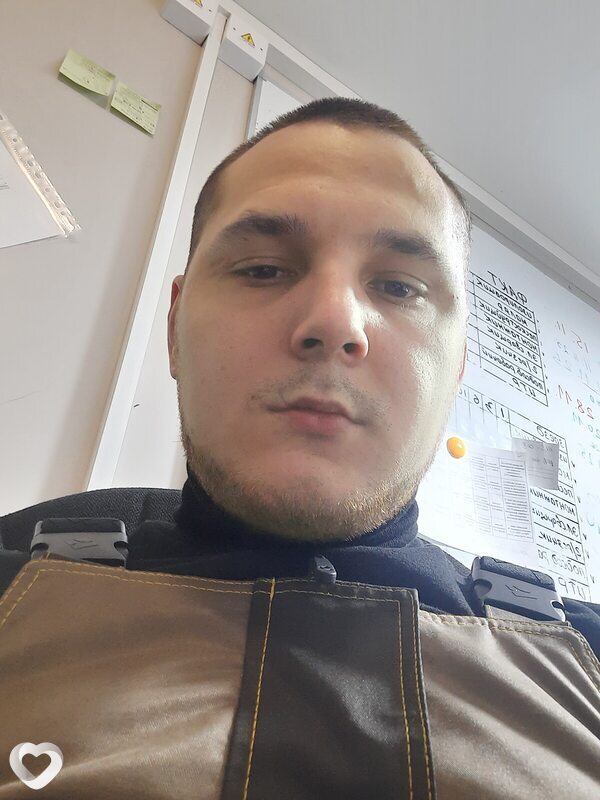 Антон, 22, Ижевске — анкета №3378229