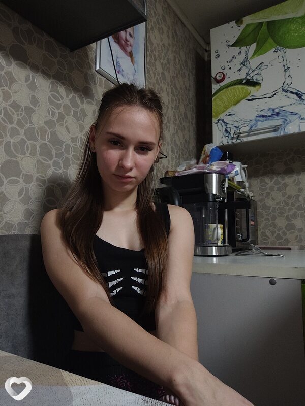 Оля, 19, Новокузнецке — анкета №3378725