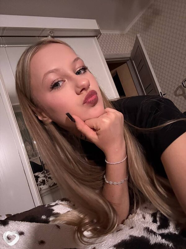 Настя, 21, Москве — анкета №3379784