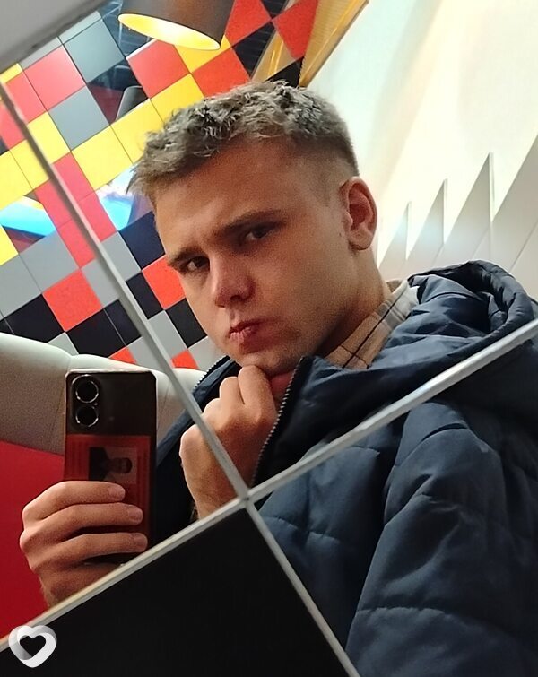 Александр, 21, Красноярске — анкета №3381526